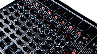SVS Audiotechnik mixers AM-12 PRO -микшерный пульт, 12-канальный, 4-полосный эквалайзер