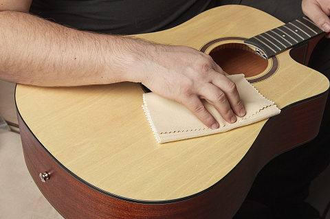 Как правильно ухаживать за гитарой: профессиональные советы для долгой службы инструмента